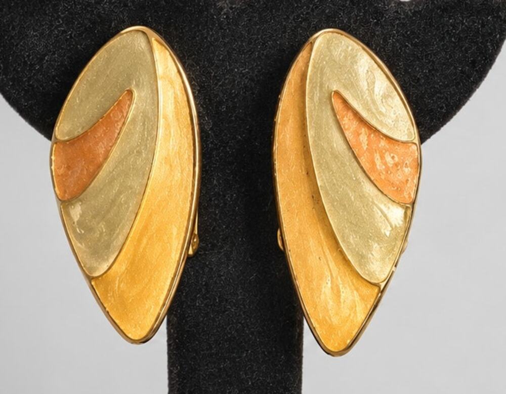 Vintage Enamel Clip on Earrings Green Cream Gold-tone Large 1.25" bcl-57